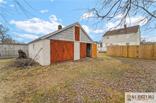 Building Photo - 119 Chinnick Ave