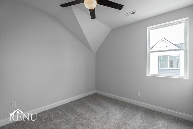 Building Photo - 5653 Sofias Cir