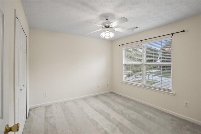Building Photo - 2643 Whispering Pines Dr SW