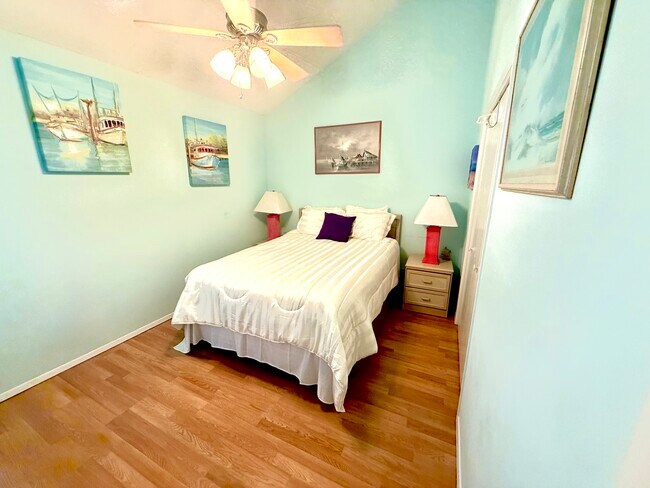 Building Photo - 17614 Front Beach Rd