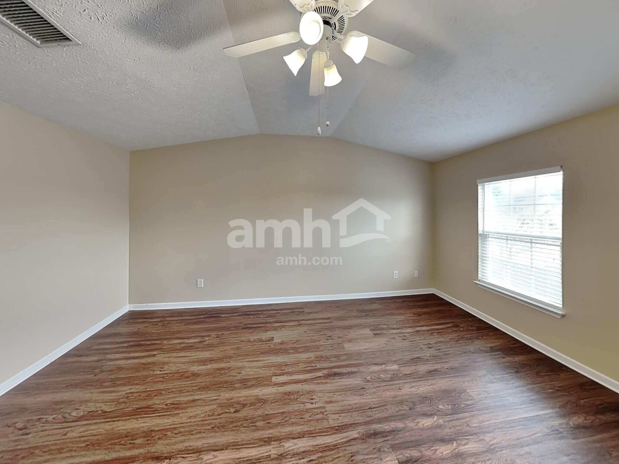 Building Photo - 2008 Red Jacket Ter