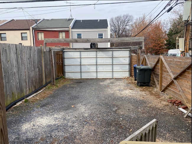 Building Photo - 1 Month Off! Available Now!  // 3bedroom 2.5 bathroom Condo// Trinidad//Private Parking Included