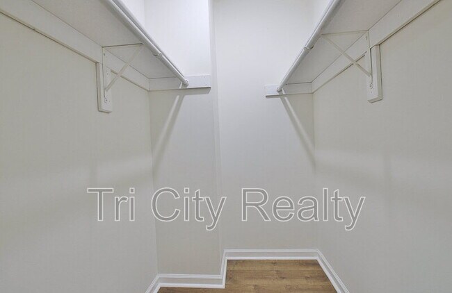 Building Photo - 150 Drennan Dr