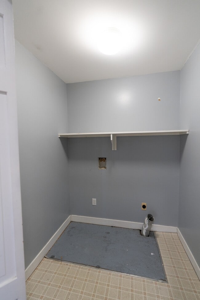 Building Photo - 363 Blackstrap Rd