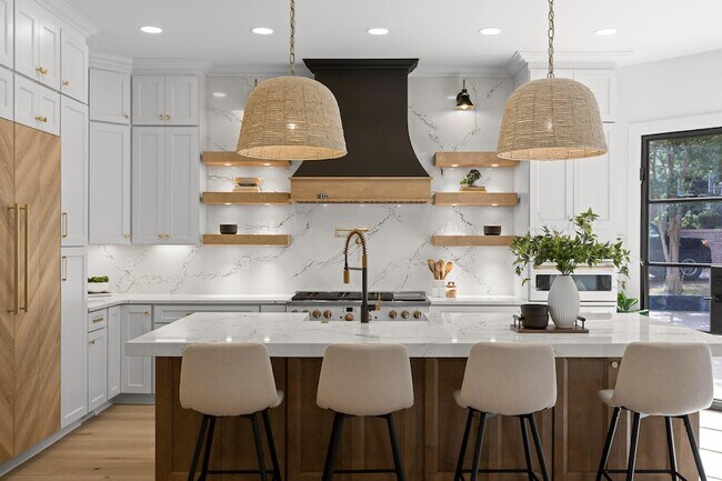 Building Photo - 1103 Centennial Dr