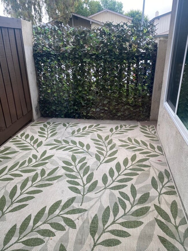 Building Photo - 1 bed, 1 bath Monticello Condo