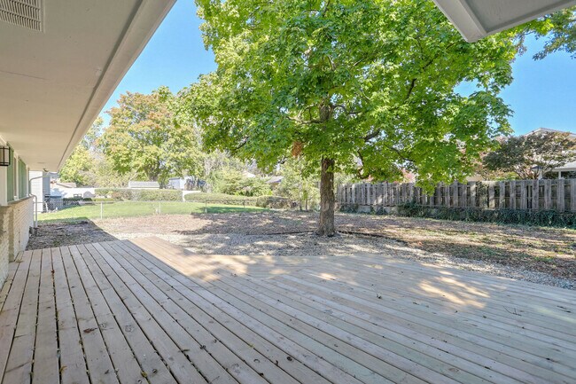 Building Photo - 1716 Georgetown Dr