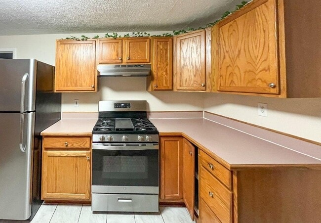Building Photo - 21218 Clinton Twp