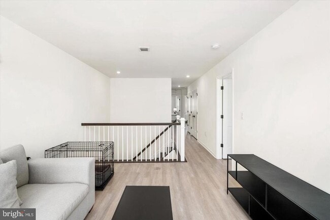 Building Photo - 3327 Poplar Pl
