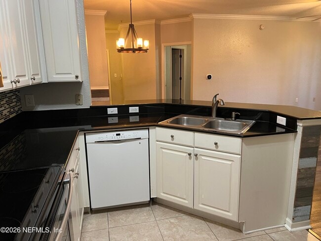 Building Photo - 1001 Monument Rd