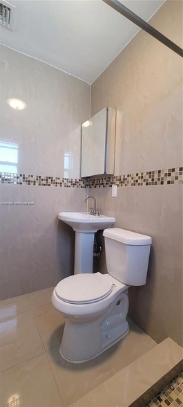 Building Photo - 1335 SW 8th St