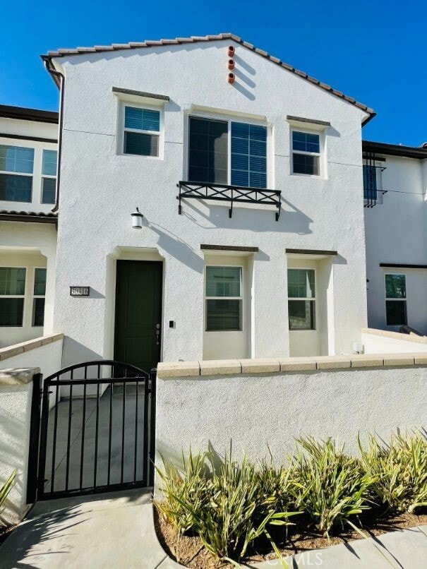 Building Photo - 30316 Town Square Dr