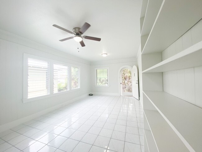 Building Photo - Charming Cottage in McCully - 2 bedroom / ...