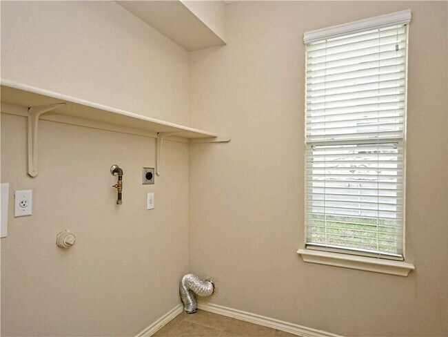 Building Photo - 11113 Crazy Well Dr