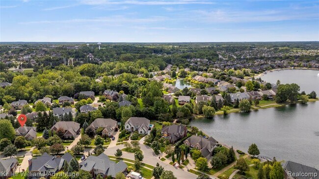 Building Photo - 47611 Manorwood Dr