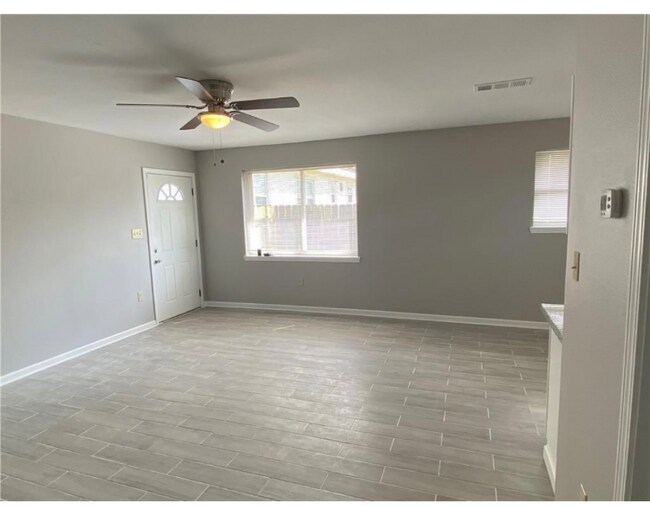 Building Photo - 2814 Pakenham Dr