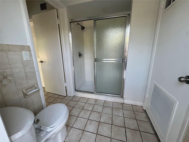 Building Photo - 121 NE Prima Vista Blvd