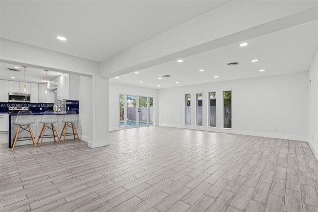 Building Photo - 9021 NW 7th Ct