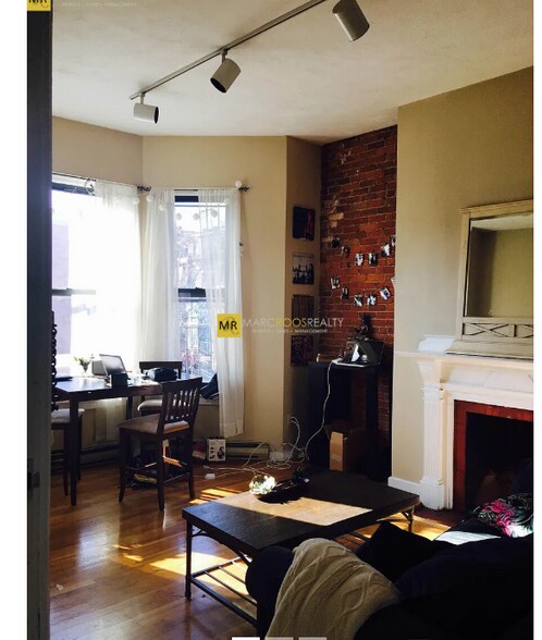 Primary Photo - 48 Hereford St