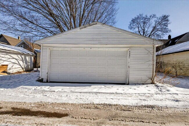 Building Photo - Spacious four bedroom home, available late June.