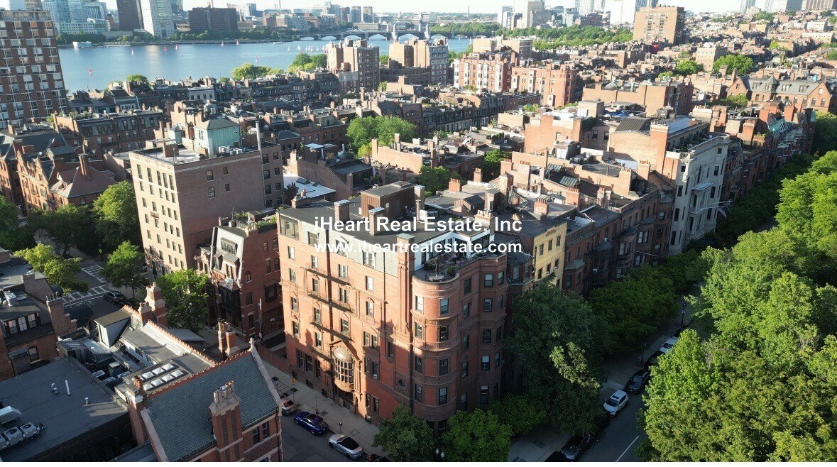 Building Photo - 239 Commonwealth Ave
