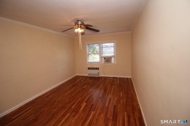 Building Photo - 244 Glenbrook Rd