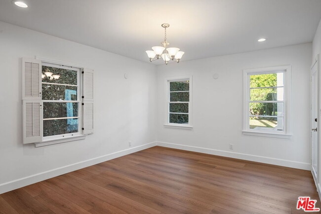 Building Photo - 459 21st Pl