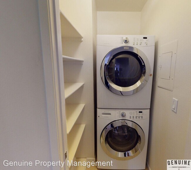 Building Photo - 2 br, 1.5 bath House - 12092 Sylvan River ...