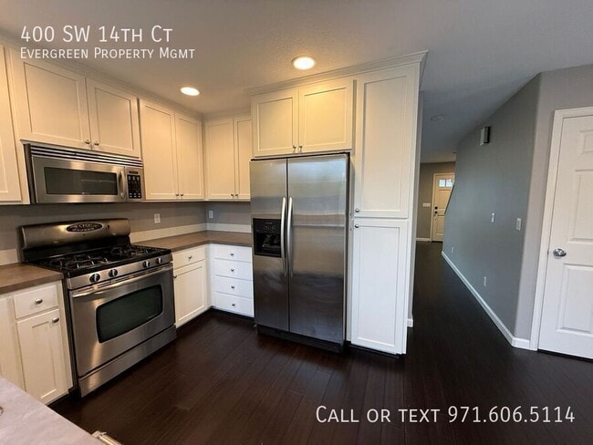 Building Photo - 400 SW 14th Ct