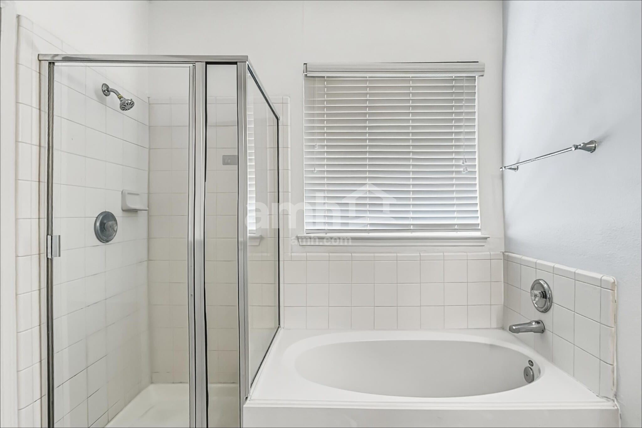 Building Photo - 1631 Laura Anne Dr
