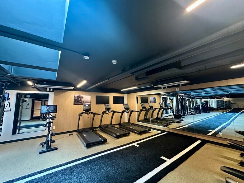 Building Photo - 120 NW 31st St