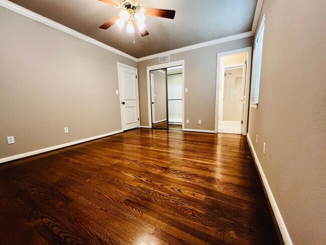 Building Photo - Beautifully, Corner-Lot 3BD 2BA Home in Be...