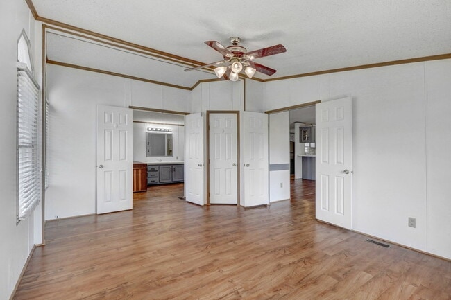 Building Photo - *SPACIOUS HOME IN PIKEVILLE SCHOOL DISTRICT*