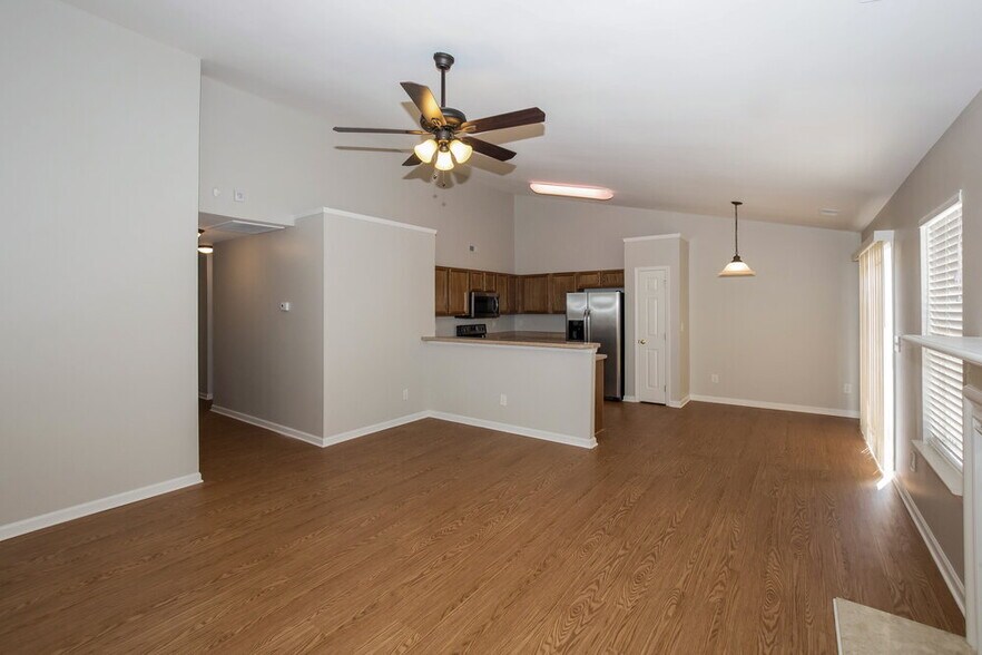 Building Photo - 3012 Deep Cove Dr NW