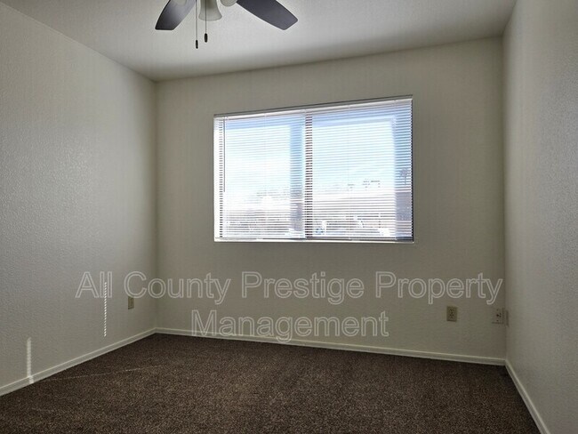 Building Photo - 16033 N 25th St