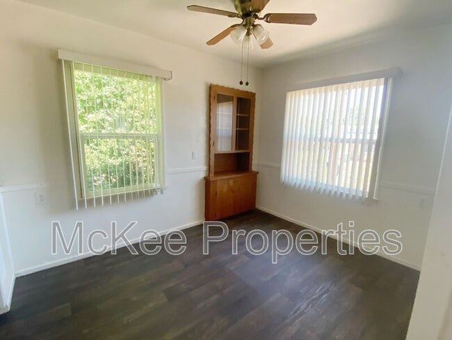 Building Photo - 8709 Elden St
