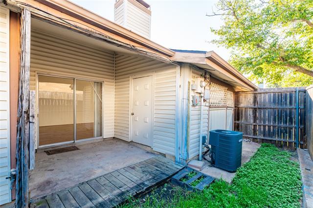 Building Photo - 714 Sceptre Cir