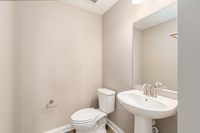 Building Photo - 5494 Dutch Ln