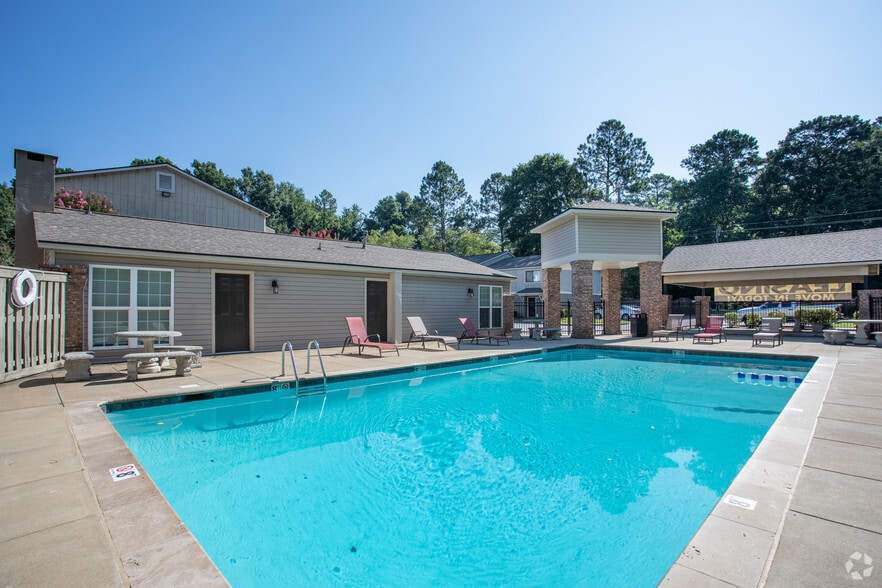 Primary Photo - Clover Leaf Apartment Homes