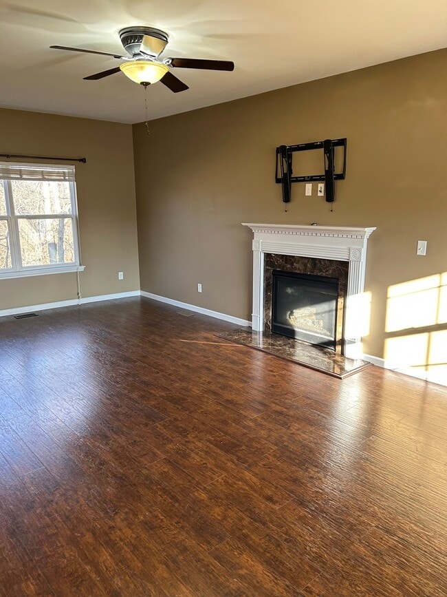 Building Photo - 538 Springhurst Pkwy