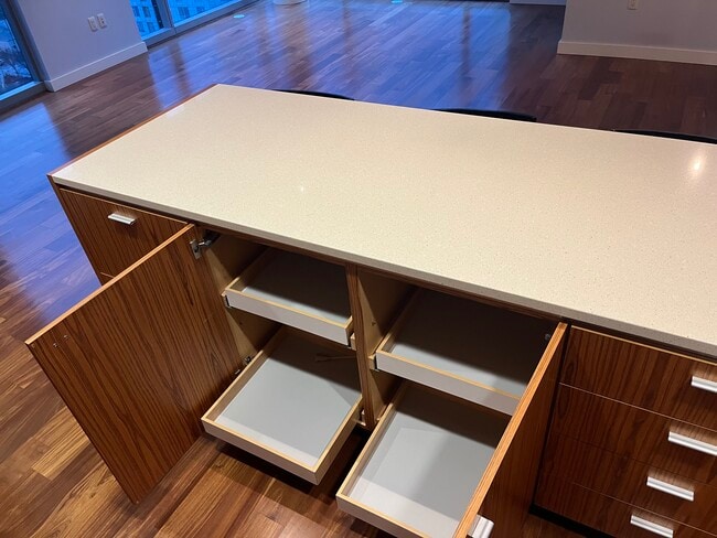 Building Photo - 841 S Gaines St