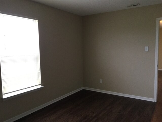 Building Photo - 9939 Big Bend Dr