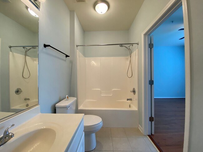 Building Photo - 6981 Hanesbrook Cir
