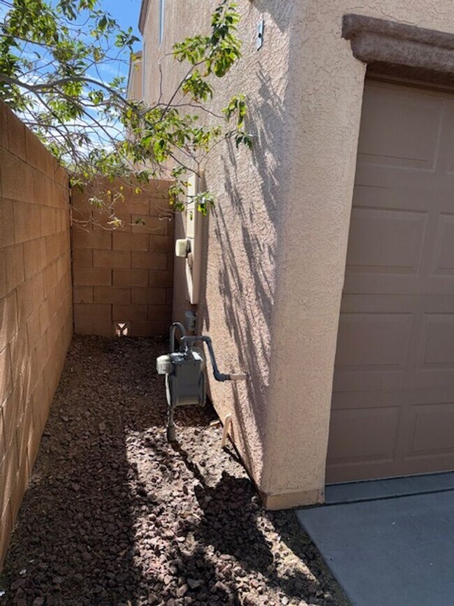 Building Photo - 2-STORY HOME FOR RENT IN HENDERSON