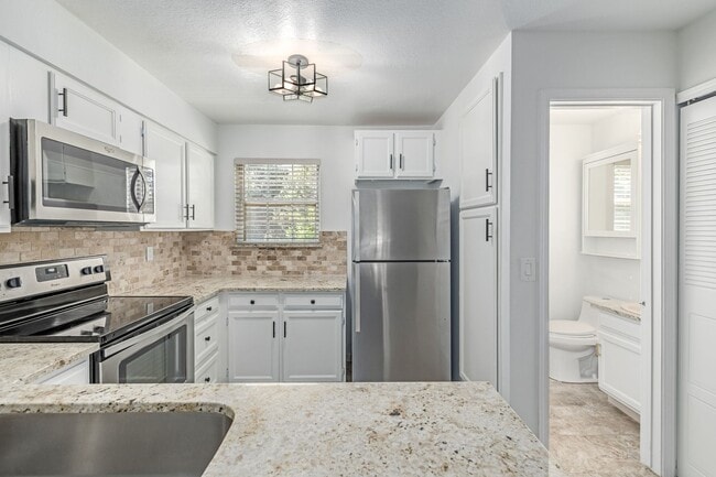 Building Photo - 8066 S Columbine Ct