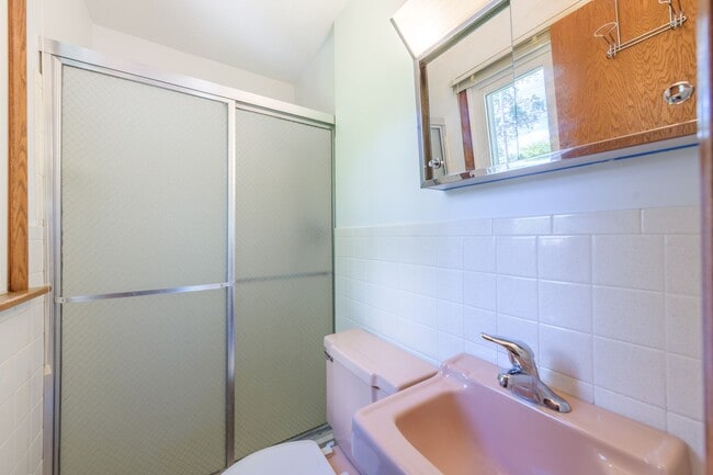 Building Photo - Rare 3 bed 3 bath home in new hope!!!