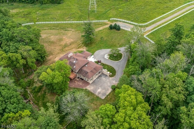 Building Photo - 36 Rocktown Hill Rd