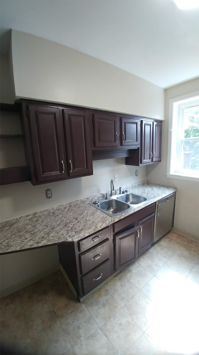 Building Photo - 1415 Sandusky St