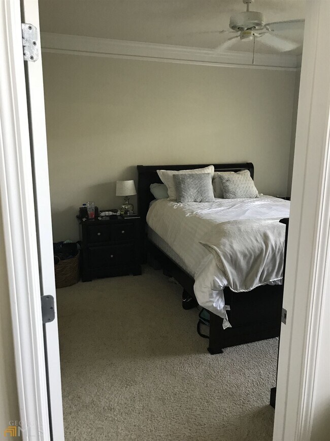 Building Photo - 1850 Cotillion Dr