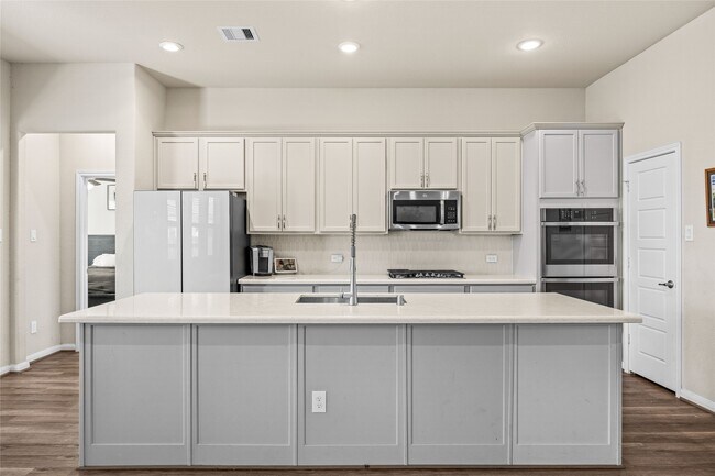 Building Photo - 15910 Jordan Mdw Wy